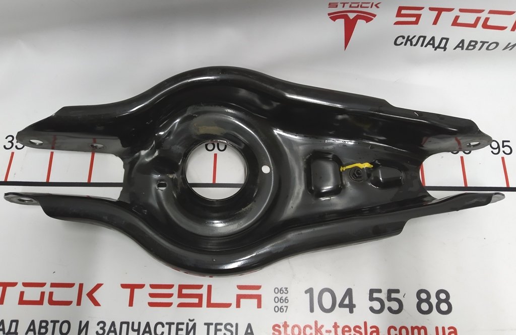 1 Bakre nedre spak för fjäder Tesla modell 3, modell Y 1044451-00-F